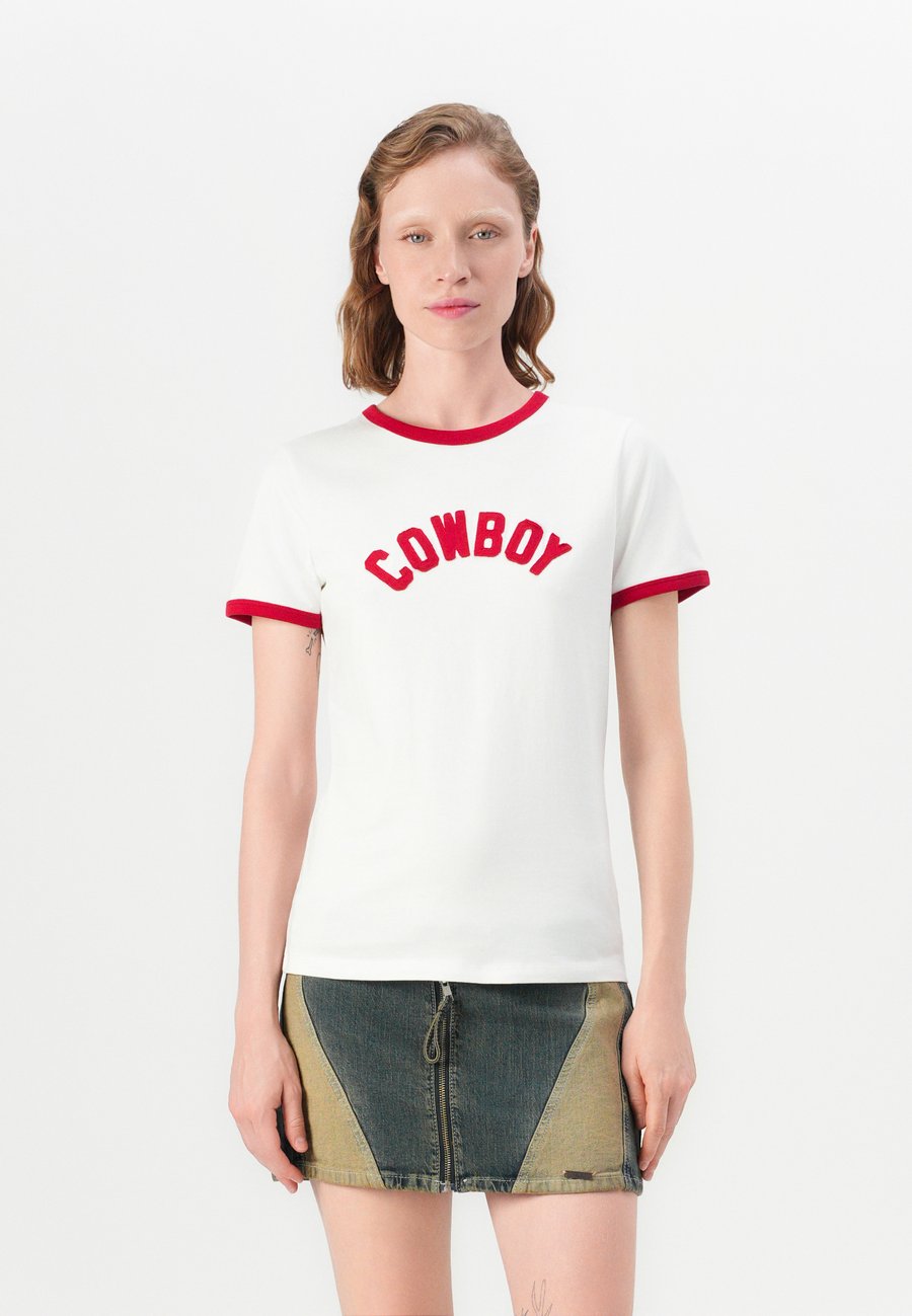 Футболка Wrangler RINGER TEE, Worn White/White, Белый, Футболка Wrangler RINGER TEE, Worn White/White
Футболка Wrangler RINGER TEE, Worn White/White, Белый, Футболка Wrangler RINGER TEE, Worn White/White