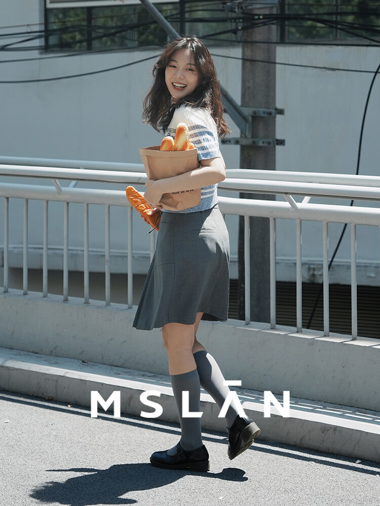 Юбка короткая Mslan со складками и высокой талией, серый
Юбка короткая Mslan со складками и высокой талией, серый