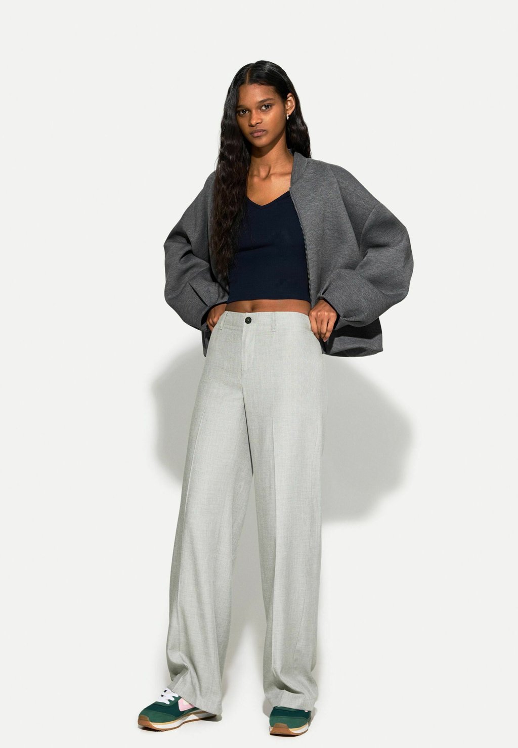 Брюки Bershka, серый
Брюки Bershka, серый