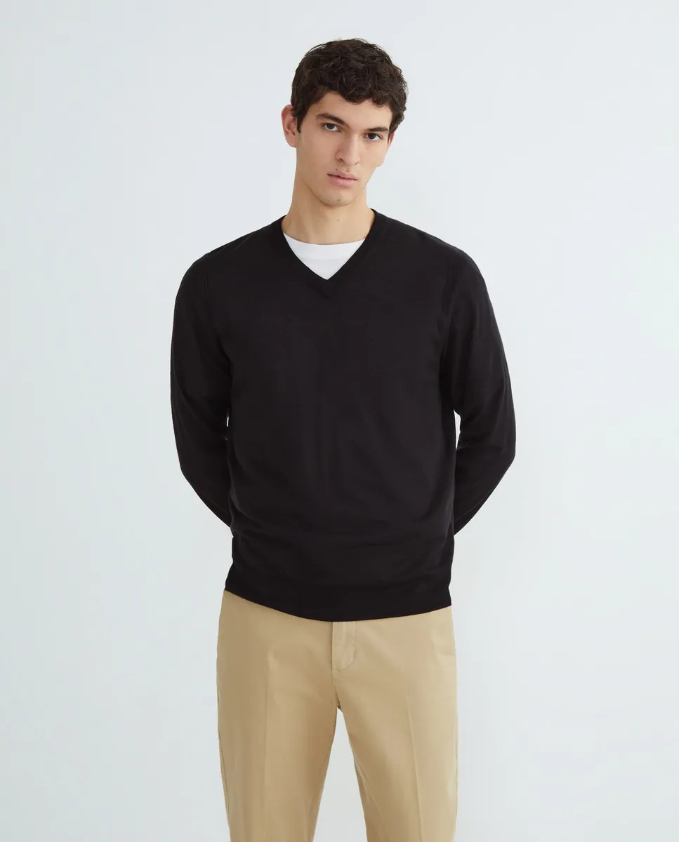 Мужской однотонный свитер с V-образным вырезом Alan Paine, черный
Мужской однотонный свитер с V-образным вырезом Alan Paine, черный