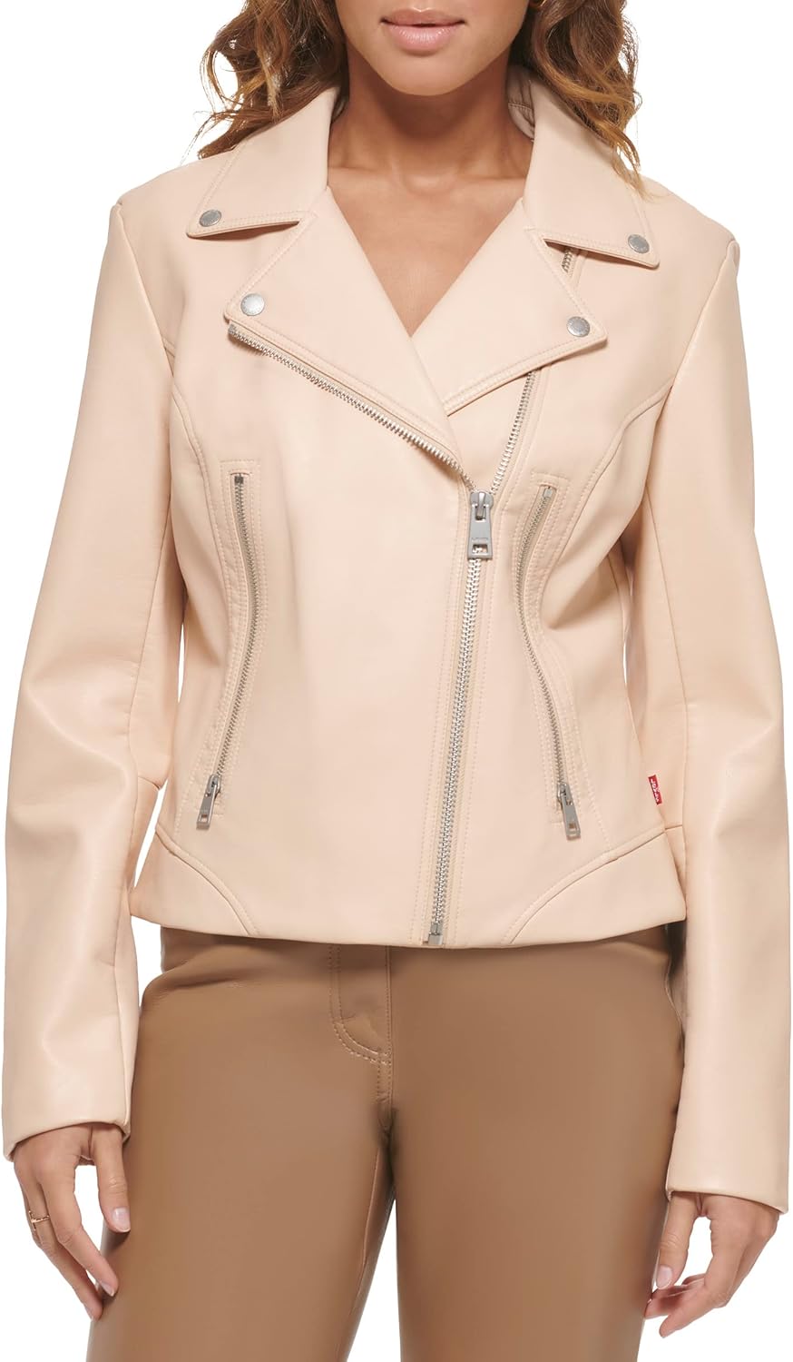 Женская байкерская куртка Levi's 538 из веганской кожи (стандартный и большой размер), Frappe
Женская байкерская куртка Levi's 538 из веганской кожи (стандартный и большой размер), Frappe