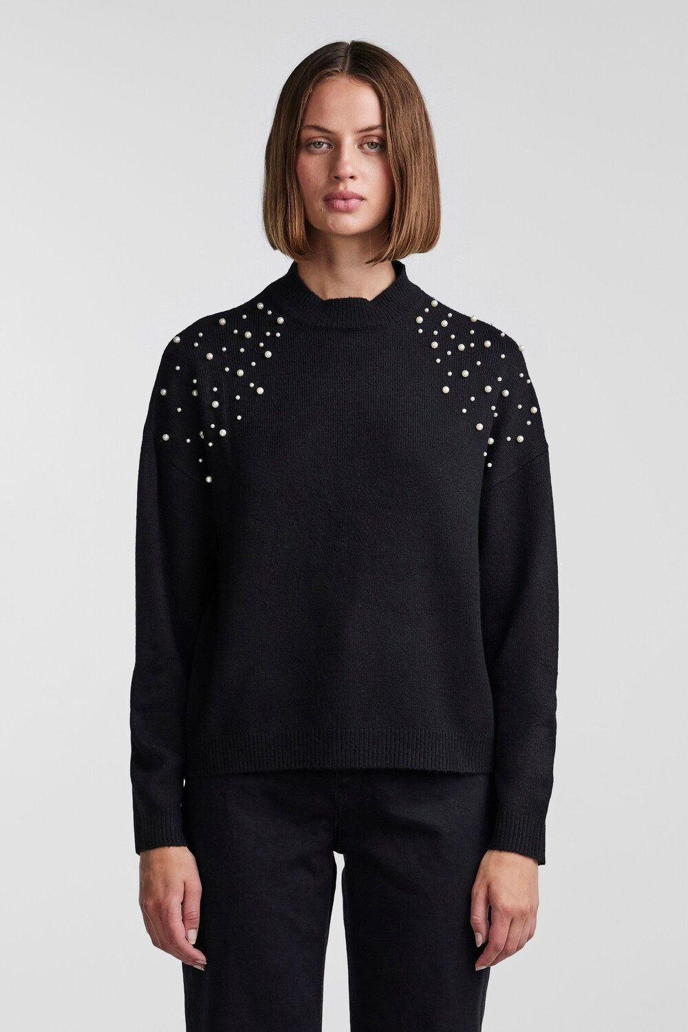 Высокий вырез и украшение из жемчуга Pieces, черный
Высокий вырез и украшение из жемчуга Pieces, черный