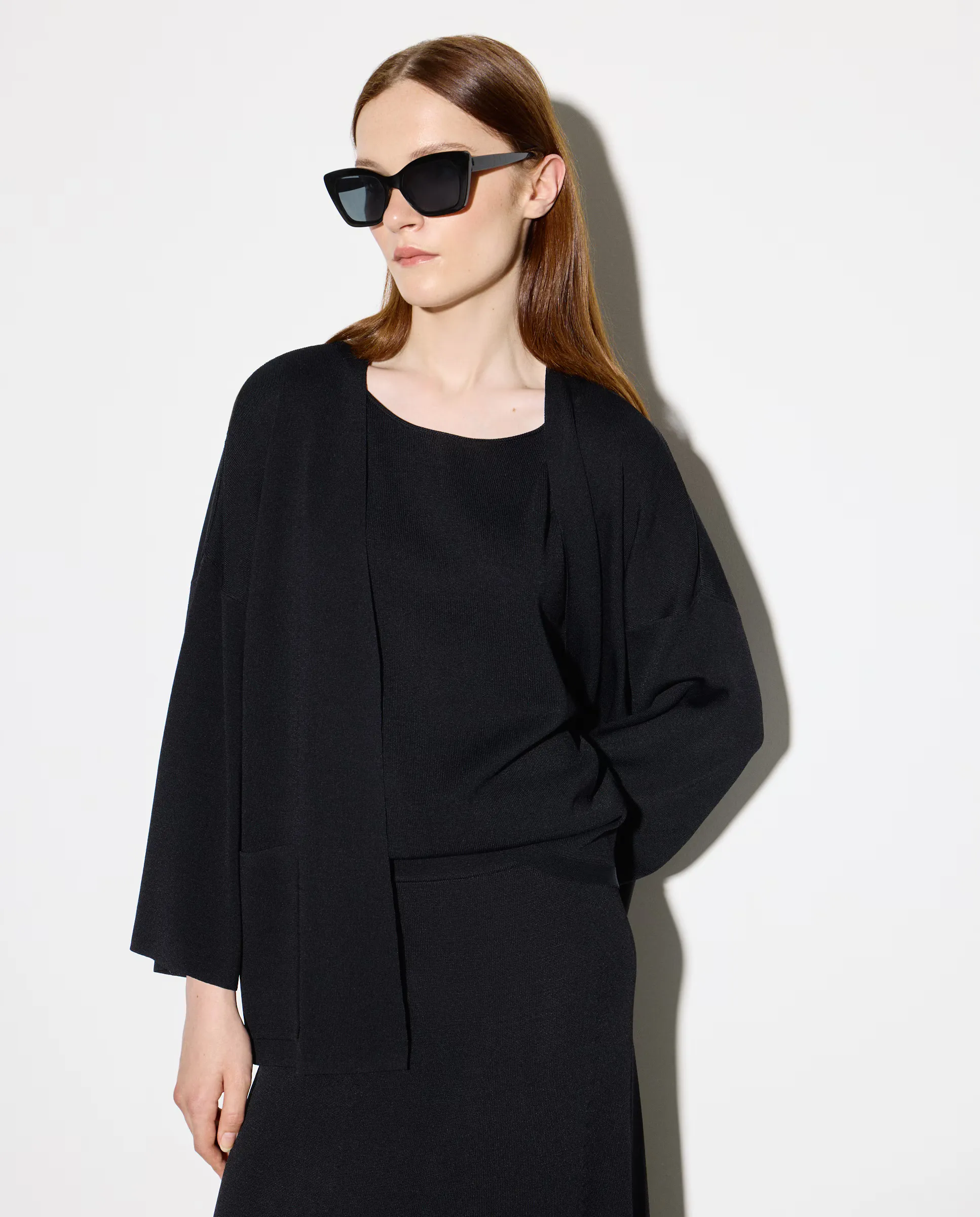 Женский гладкая вискозный кардиган Woman El Corte Inglés, черный
Женский гладкая вискозный кардиган Woman El Corte Inglés, черный