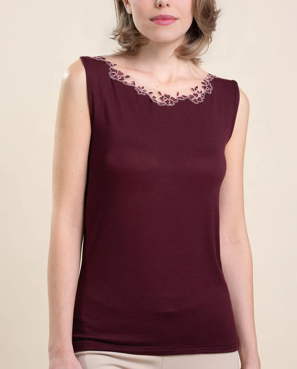 Женская безрукавная нижняя майка с вышитым тюлем Vittoria B. Intimo, бордовый
Женская безрукавная нижняя майка с вышитым тюлем Vittoria B. Intimo, бордовый