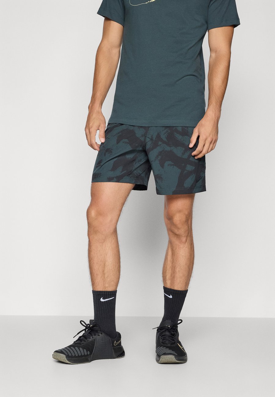 Спортивные шорты Nike Performance FORM SHORT, Seaweed/Black/Dark Green
Спортивные шорты Nike Performance FORM SHORT, Seaweed/Black/Dark Green
