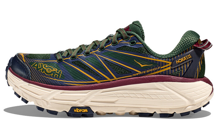 Hoka One One Mafate Speed 2 с видом на горы
Hoka One One Mafate Speed 2 с видом на горы