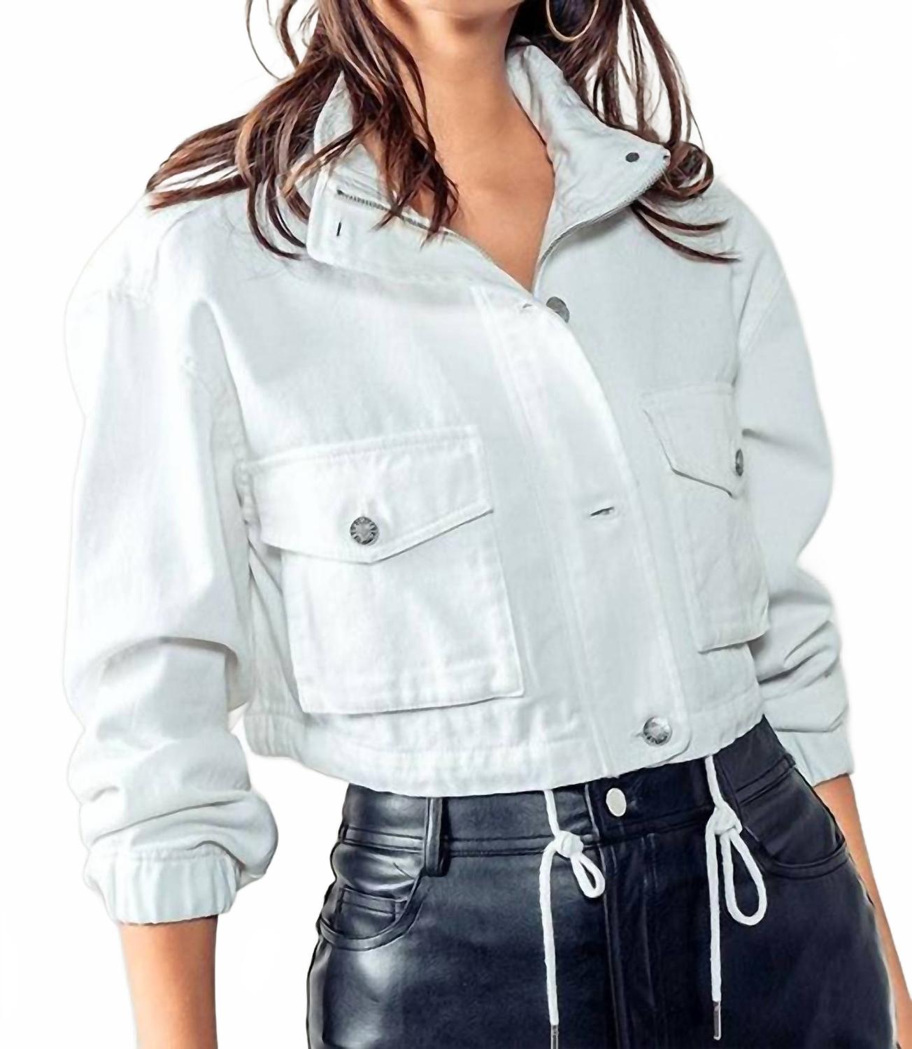 Белая укороченная джинсовая куртка Urban Daizy
Белая укороченная джинсовая куртка Urban Daizy