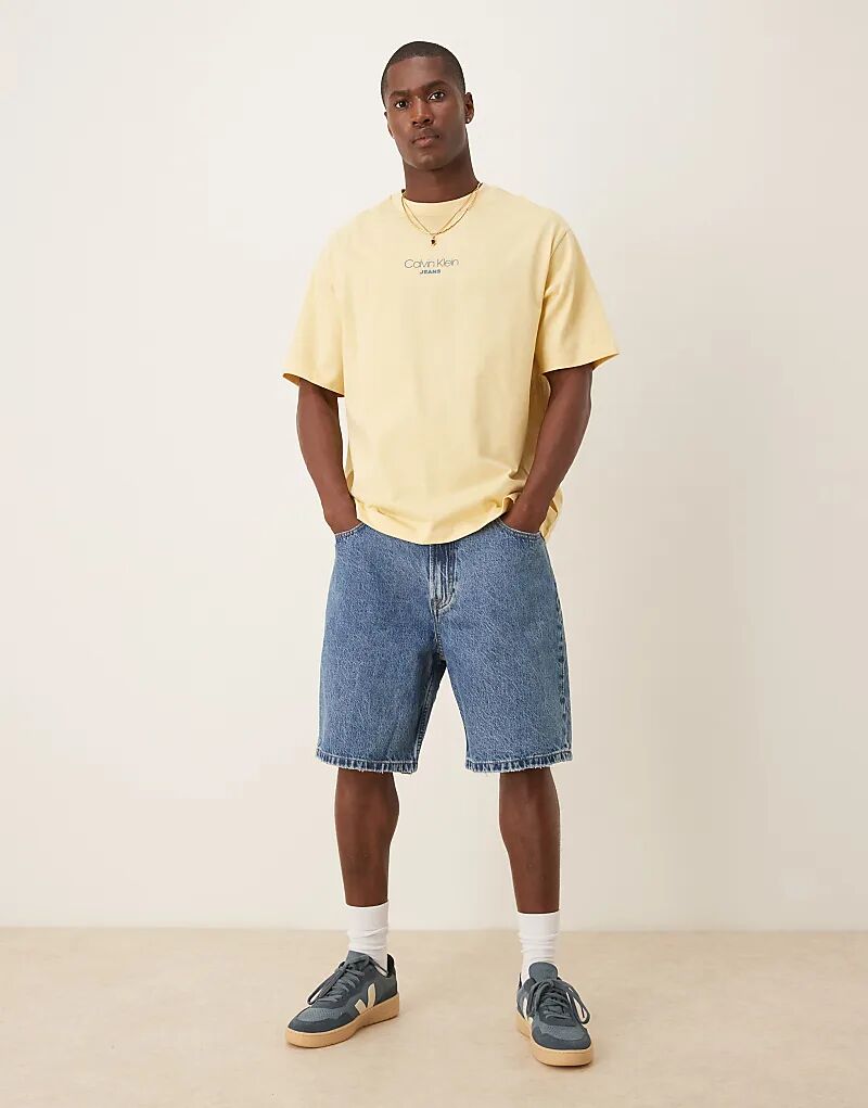 Джинсы Calvin Klein Jeans 90-х годов, средне-синего цвета
Джинсы Calvin Klein Jeans 90-х годов, средне-синего цвета