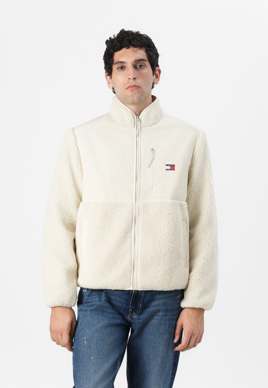 Флисовая куртка Tommy Jeans NOVELTY JACKET, Desert Sand Dune/Sand
Флисовая куртка Tommy Jeans NOVELTY JACKET, Desert Sand Dune/Sand