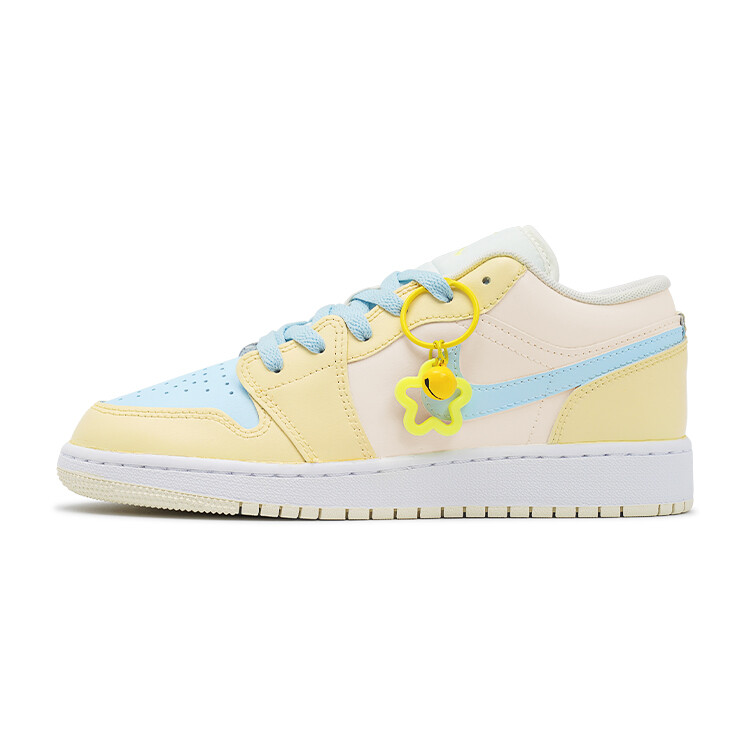 Баскетбольные кроссовки Air 1 для детей, начальная школа Jordan, цвет Yellow Blue
Баскетбольные кроссовки Air 1 для детей, начальная школа Jordan, цвет Yellow Blue