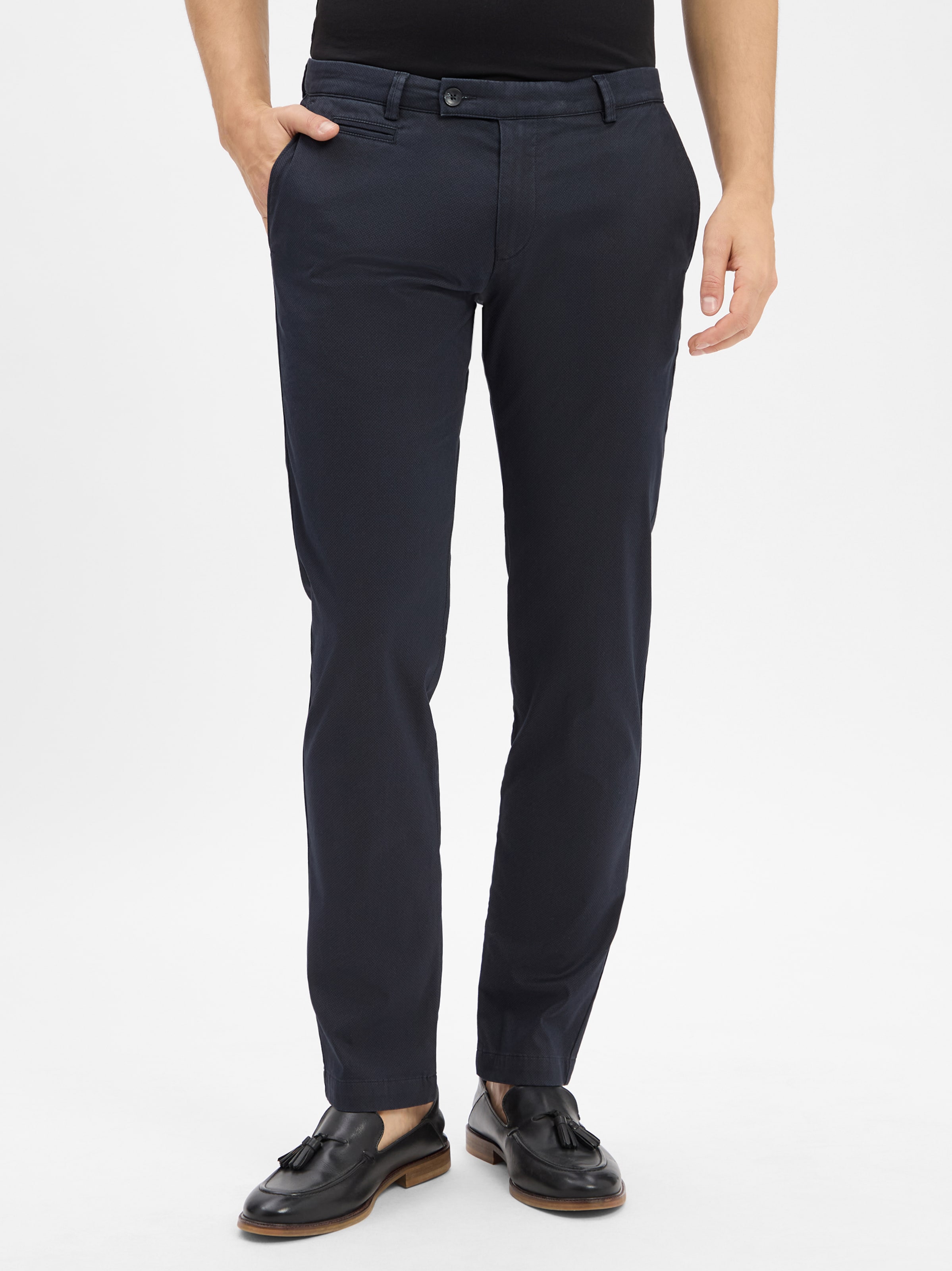 Bugatti Брюки чинос Regular 'Aturo' в морском синем
Bugatti Брюки чинос Regular 'Aturo' в морском синем