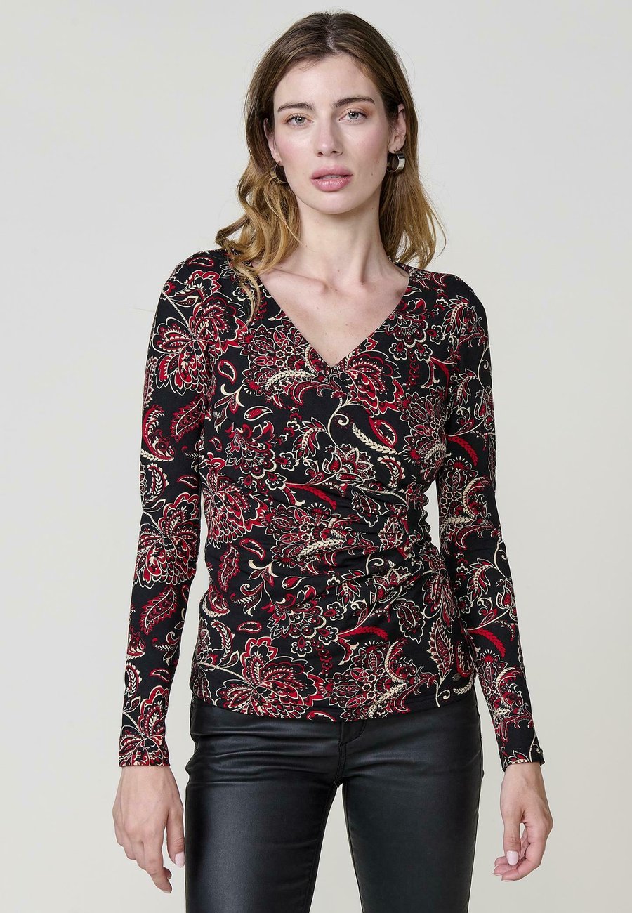 Топ Koroshi CON ESCOTE CRUZADO, Black
Топ Koroshi CON ESCOTE CRUZADO, Black