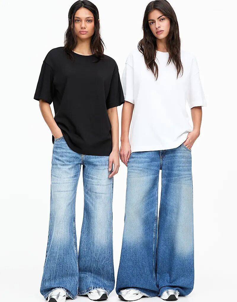 Pull&Bear Набор из 2 футболок большого размера в белом и черном цветах
Pull&Bear Набор из 2 футболок большого размера в белом и черном цветах