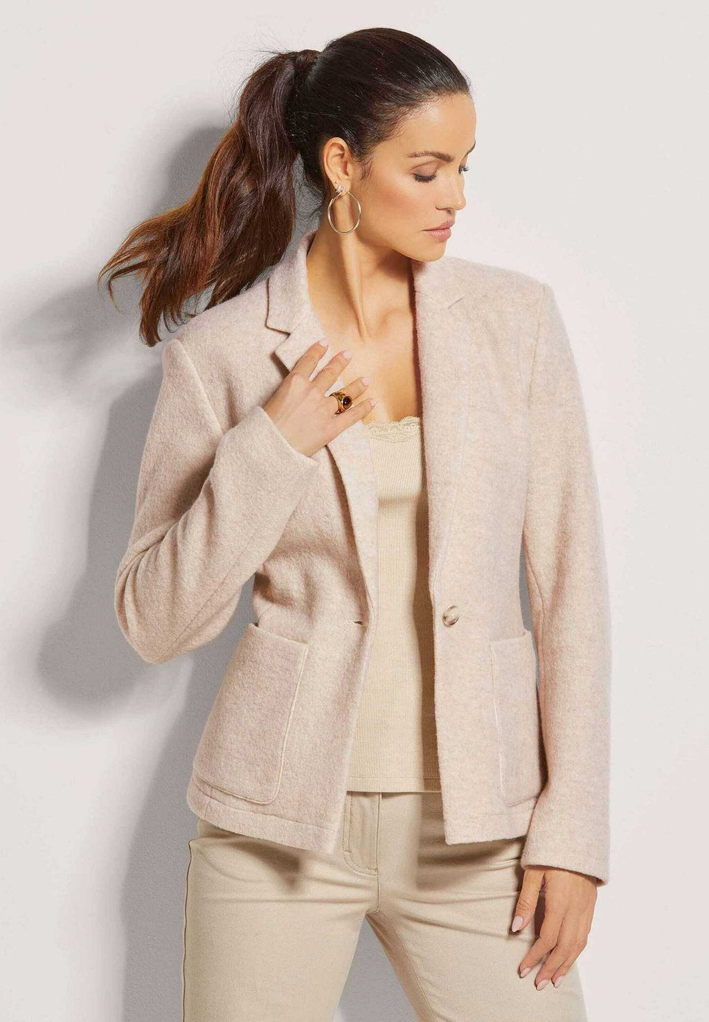 Блейзер MADELEINE, бежевый
Блейзер MADELEINE, бежевый