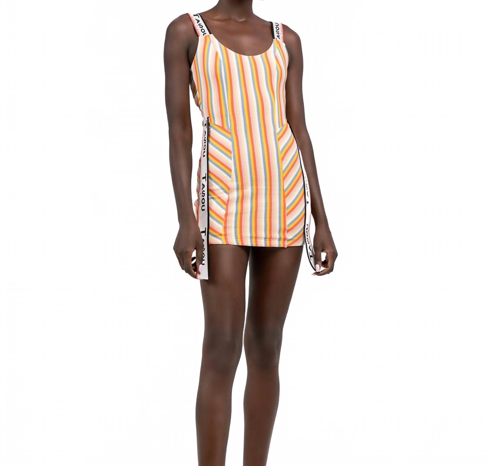 Ade Act - платье-самоодевание в разноцветную полоску The Athletic Side Of Us, красный
Ade Act - платье-самоодевание в разноцветную полоску The Athletic Side Of Us, красный