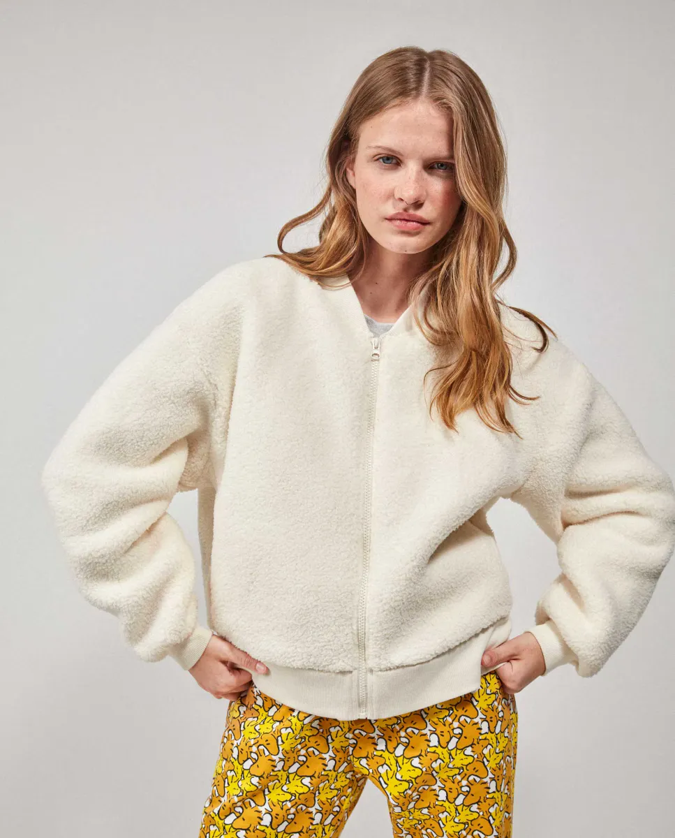 Женская куртка-бомбер из овчины Gisela, бежевый
Женская куртка-бомбер из овчины Gisela, бежевый