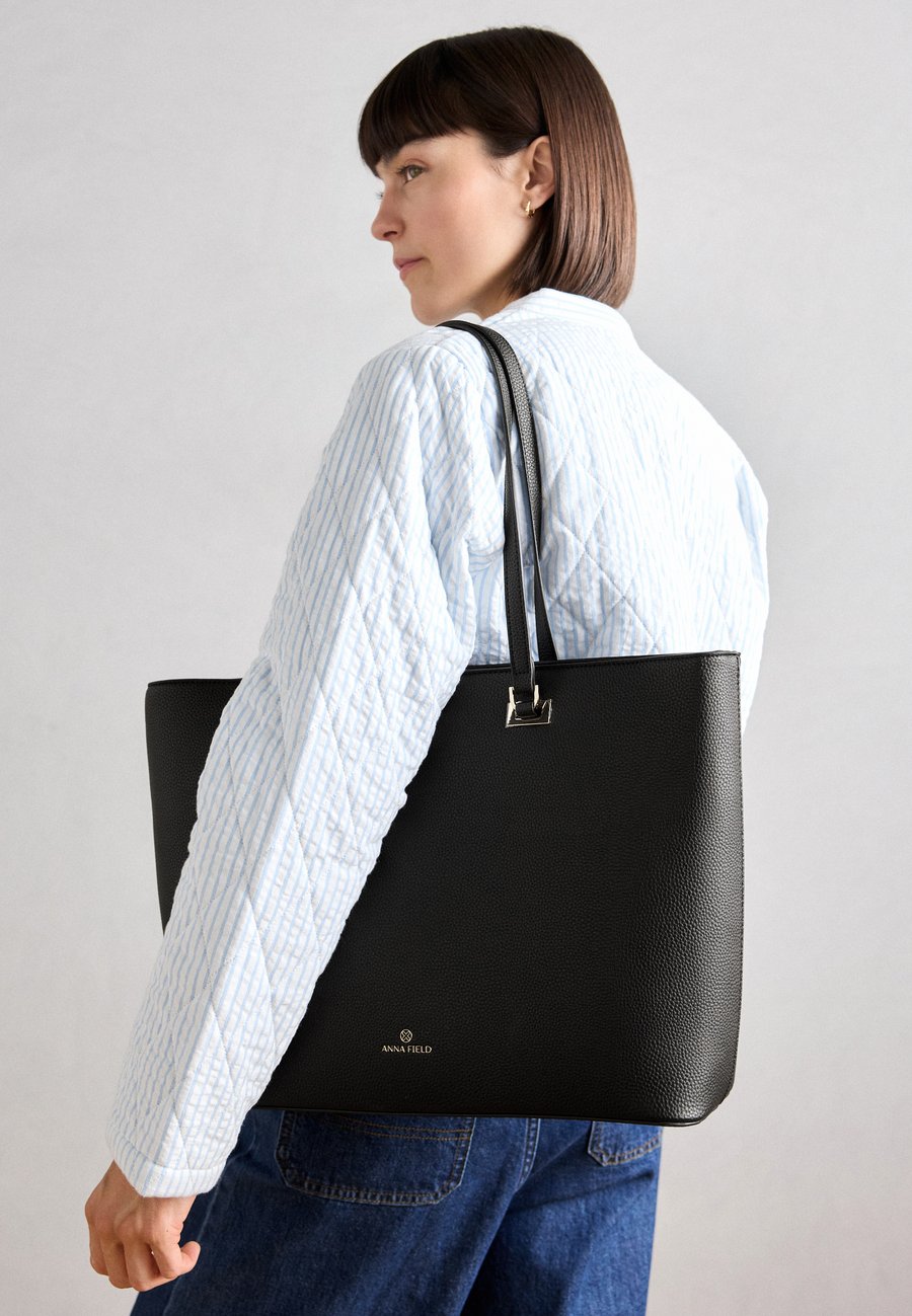 Сумка-шоппер Anna Field SET, Black
Сумка-шоппер Anna Field SET, Black