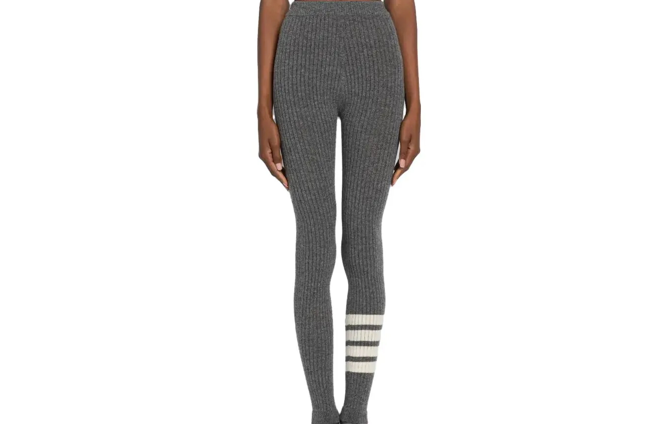 Повседневные брюки Women's Gray THOM BROWNE, серый
Повседневные брюки Women's Gray THOM BROWNE, серый