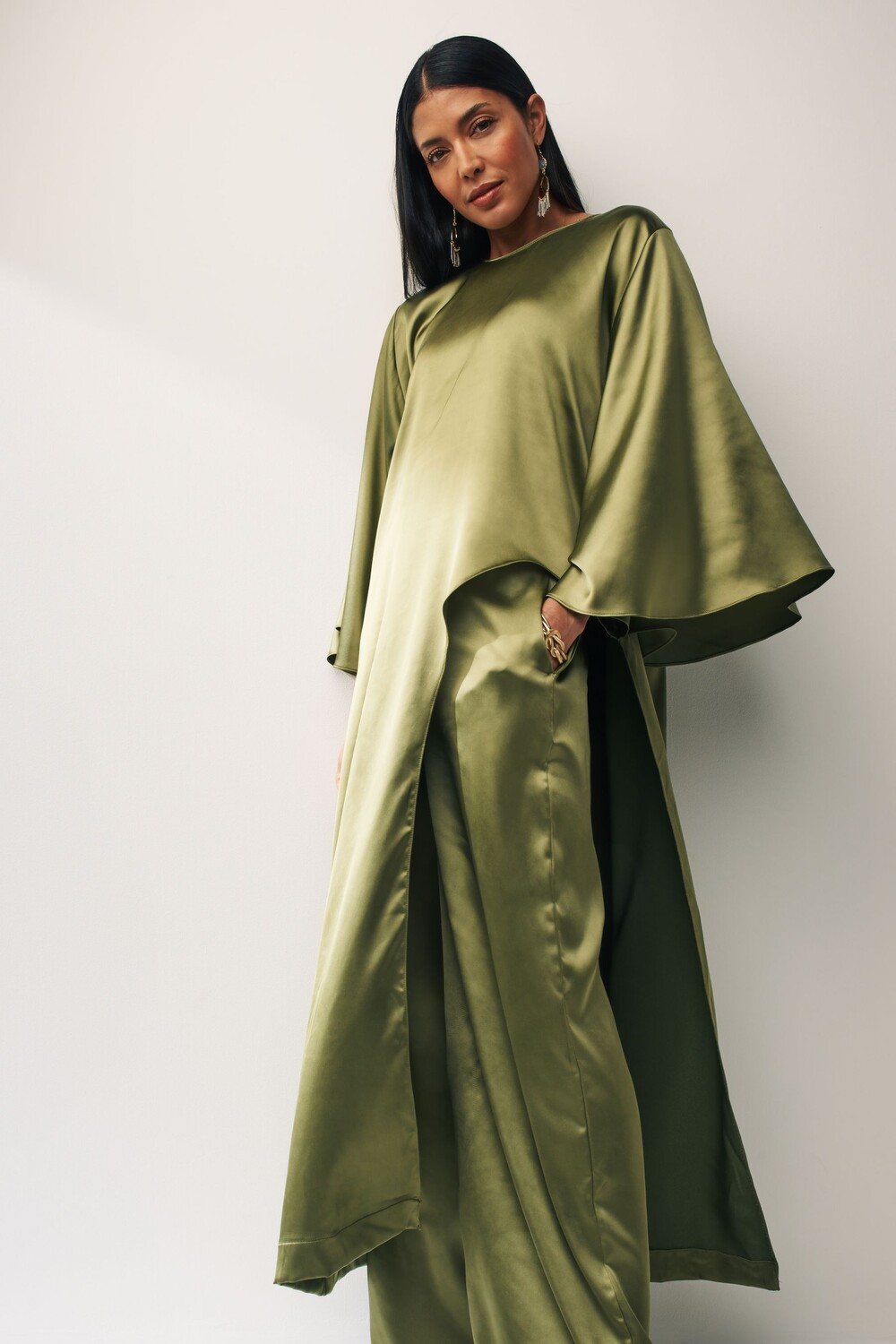 Удлиненная атласная блузка Next, зеленый
Удлиненная атласная блузка Next, зеленый