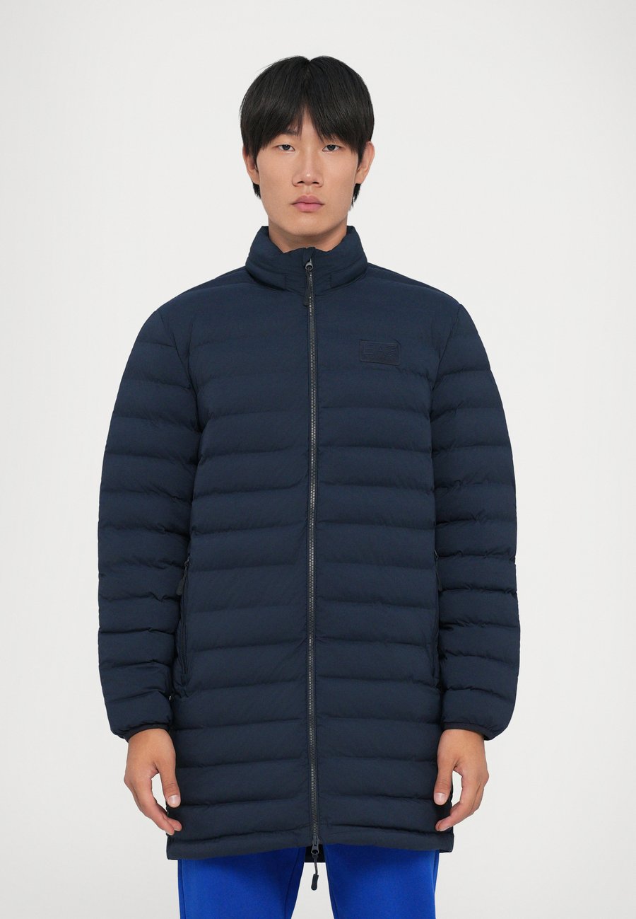 Пальто EA7 Emporio Armani MOUNTAIN ECO , Blue
Пальто EA7 Emporio Armani MOUNTAIN ECO , Blue