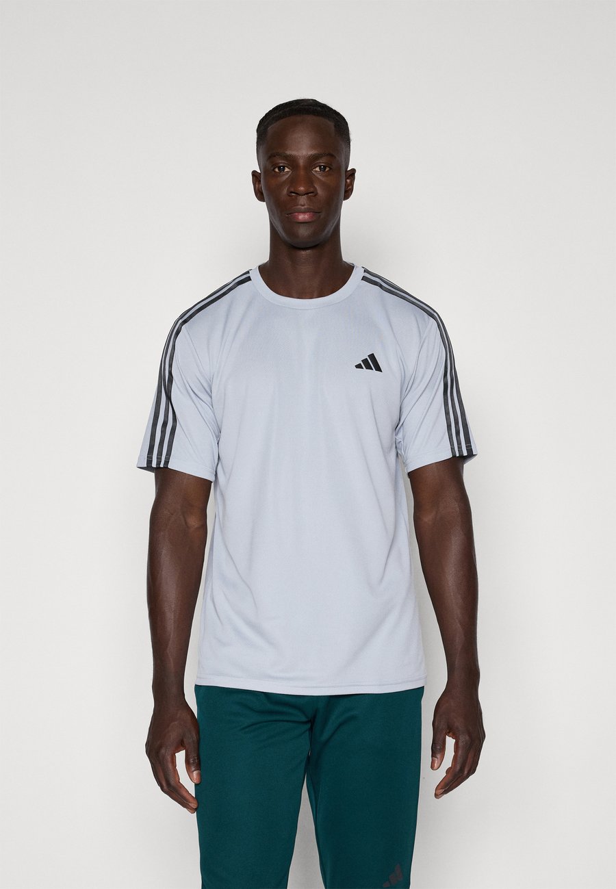 Футболка Adidas Performance TRAIN ESSENTIALS BASE 3-STRIPES, Halo Silver-Coloured/Black/Silver-Coloured
Футболка Adidas Performance TRAIN ESSENTIALS BASE 3-STRIPES, Halo Silver-Coloured/Black/Silver-Coloured