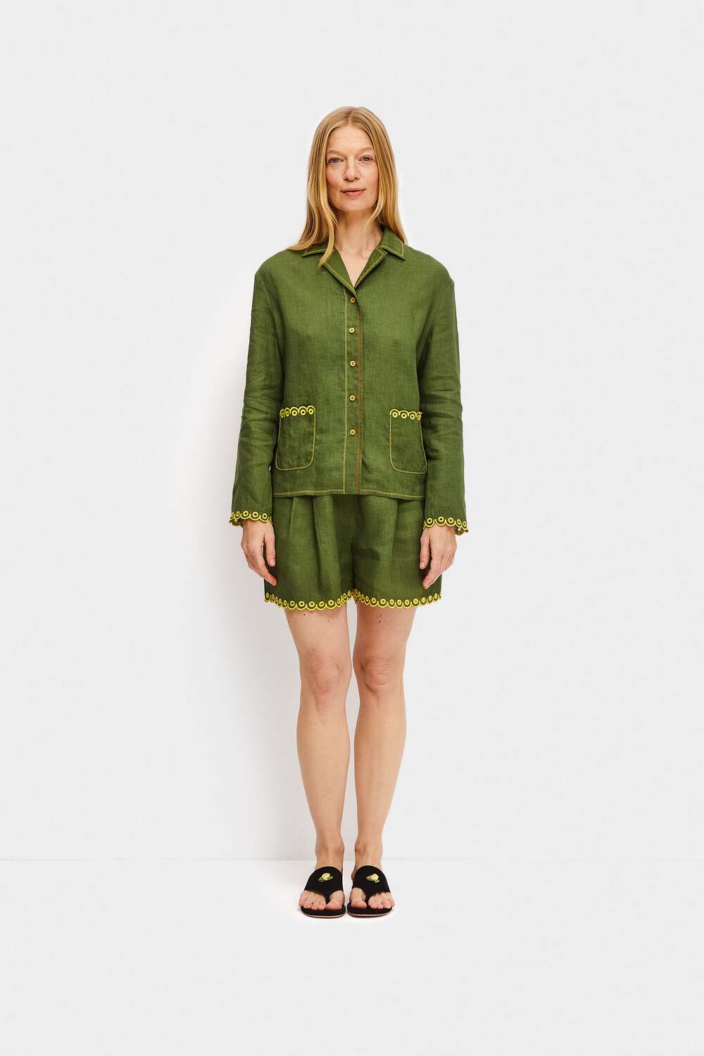 SLEEPER Вышитая льняная рубашка «Петра» зеленого цвета
SLEEPER Вышитая льняная рубашка «Петра» зеленого цвета