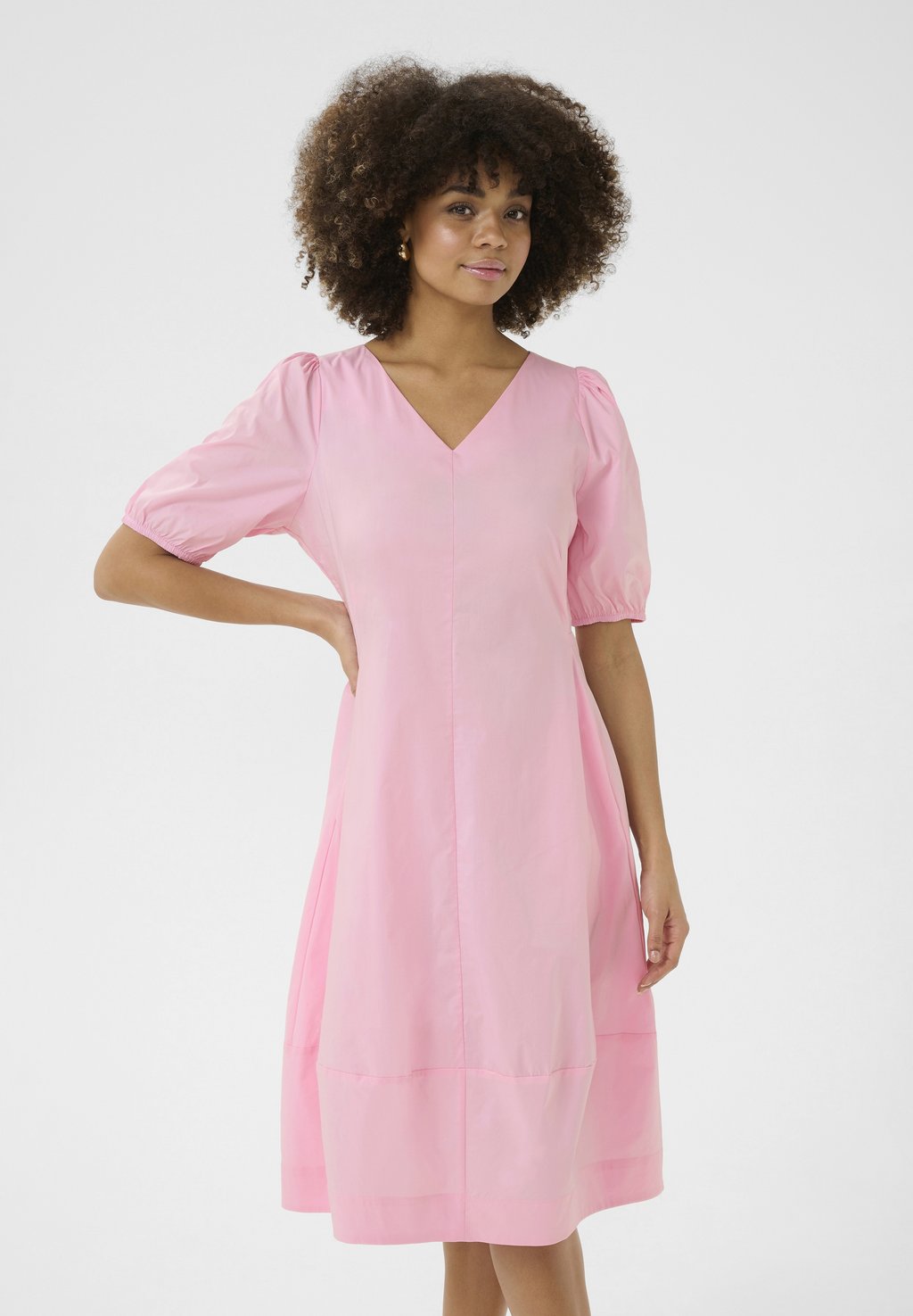 Повседневное платье CUANTOINETT Culture, розовый
Повседневное платье CUANTOINETT Culture, розовый