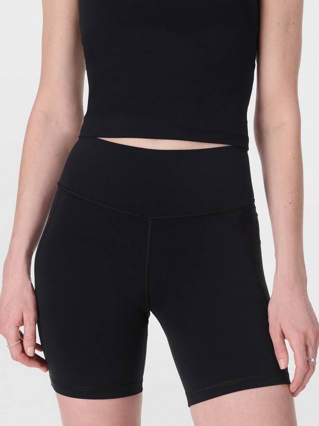 Спортивные шорты Sweaty Betty
Спортивные шорты Sweaty Betty