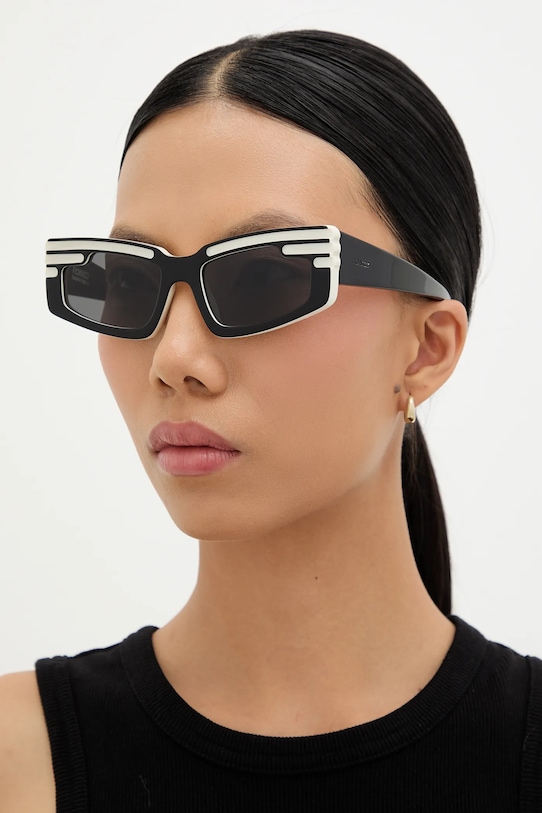 Солнцезащитные очки с прямоугольной оправой Fiorucci, черный
Солнцезащитные очки с прямоугольной оправой Fiorucci, черный