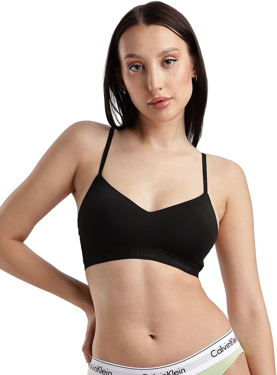 Женский облегающий бюстгальтер-бралетт Calvin Klein с легкой подкладкой, Black
Женский облегающий бюстгальтер-бралетт Calvin Klein с легкой подкладкой, Black
