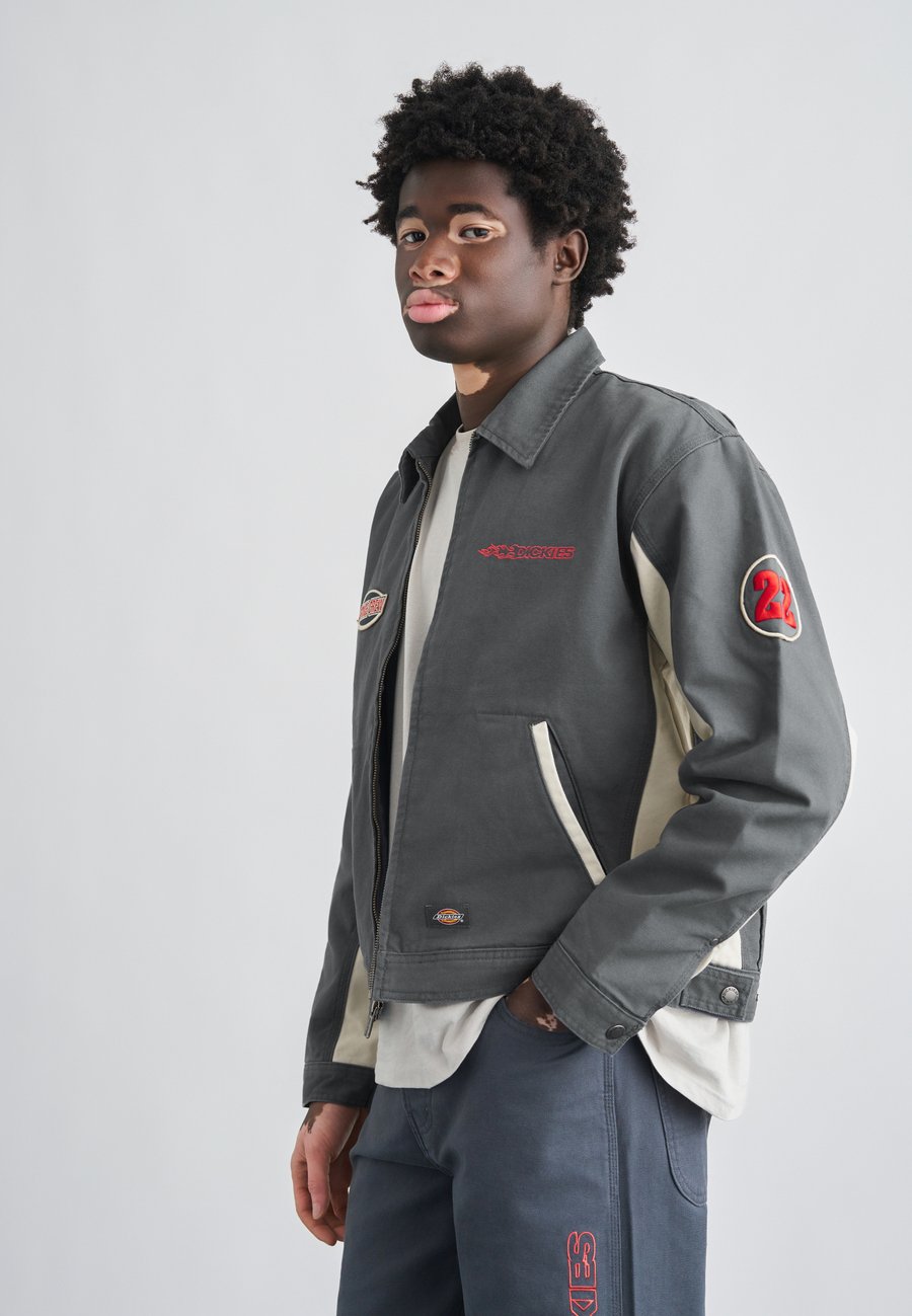 Куртка Dickies NASHPORT JACKET, Charcoal/Dark Grey
Куртка Dickies NASHPORT JACKET, Charcoal/Dark Grey