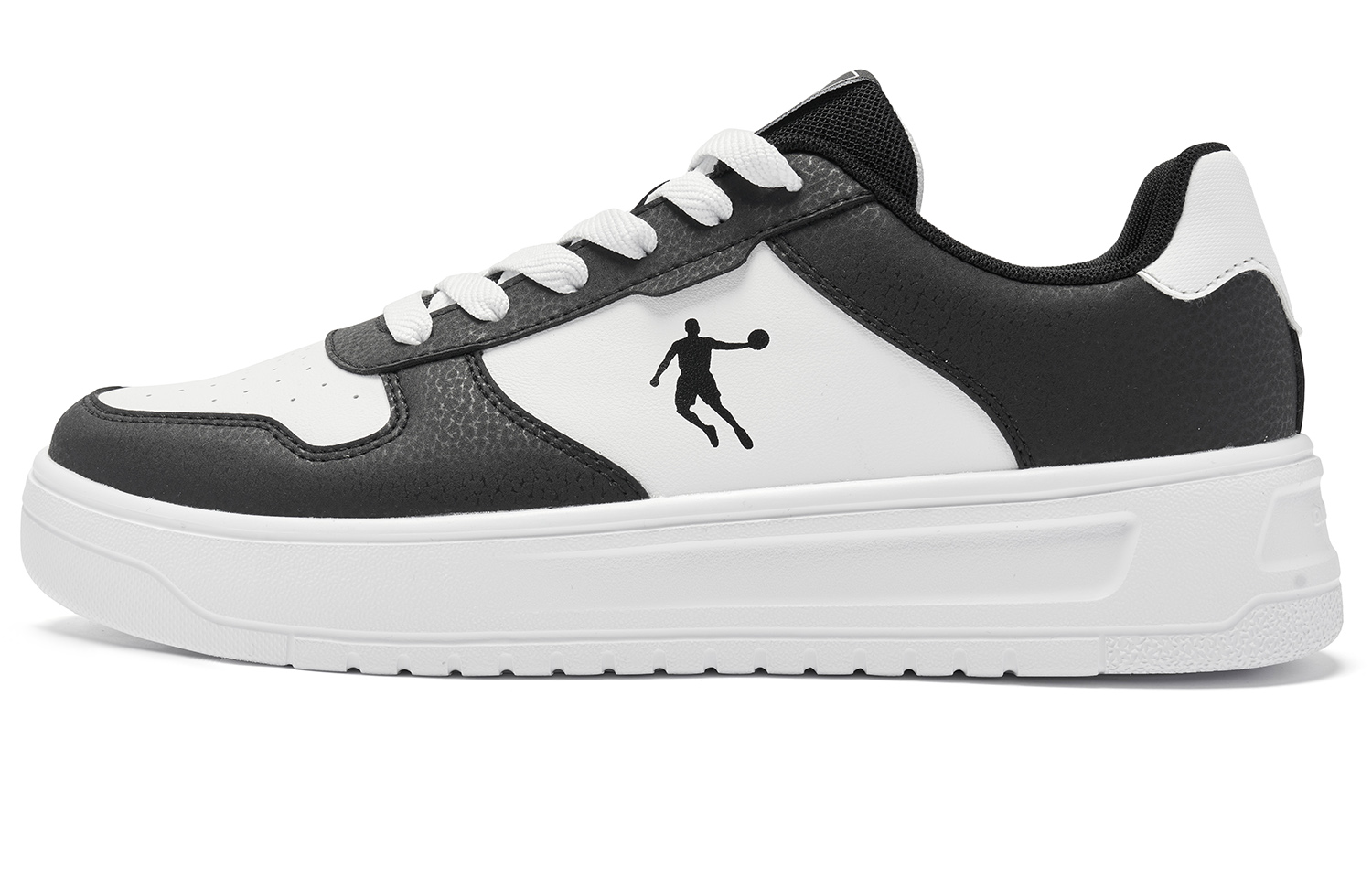 QIAODAN Нескользящие и износостойкие дышащие низкие кроссовки для скейтбординга для мужчин, белые, черные
QIAODAN Нескользящие и износостойкие дышащие низкие кроссовки для скейтбординга для мужчин, белые, черные