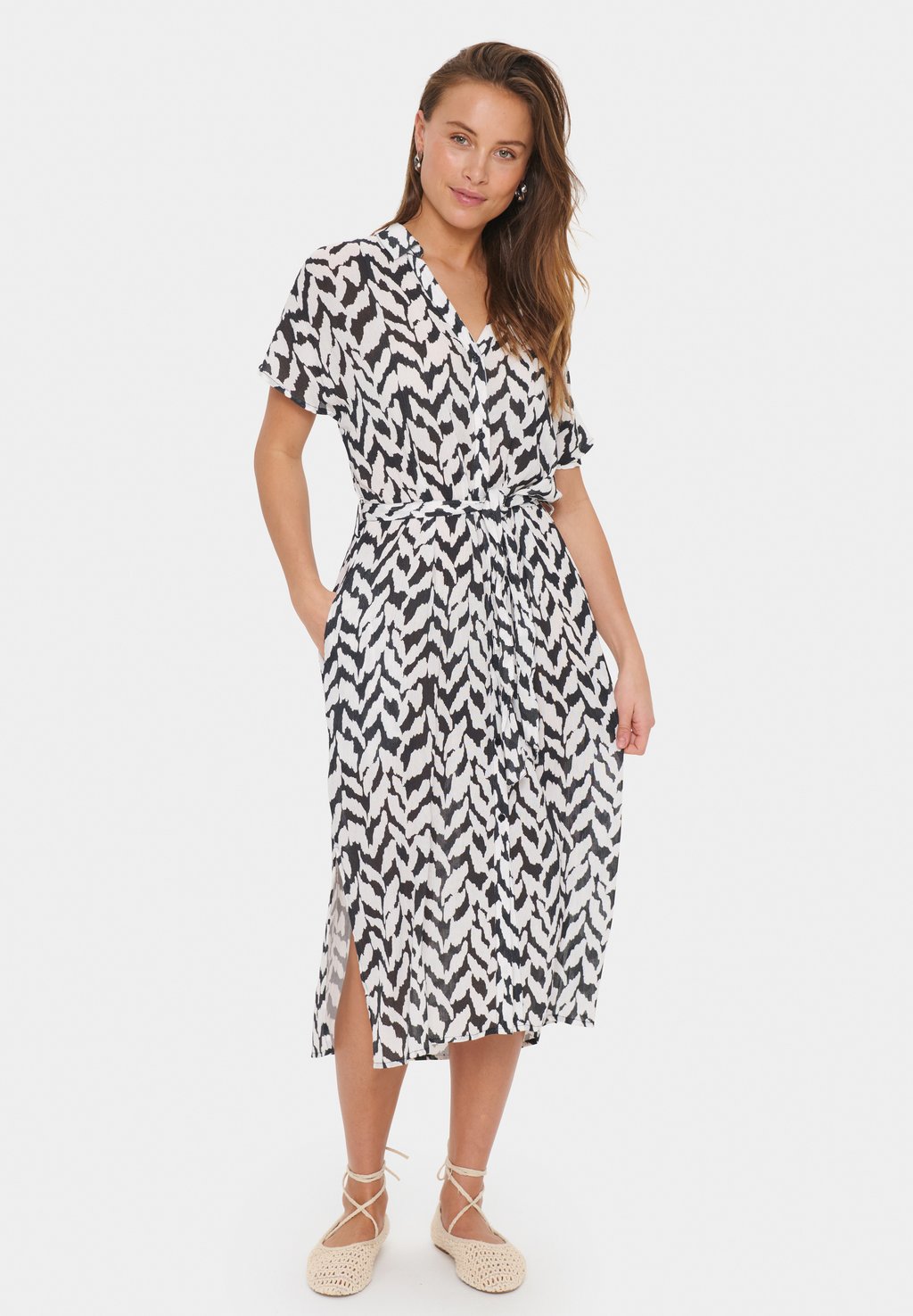 Платье-рубашка VEGASZ SS Saint Tropez, черный
Платье-рубашка VEGASZ SS Saint Tropez, черный