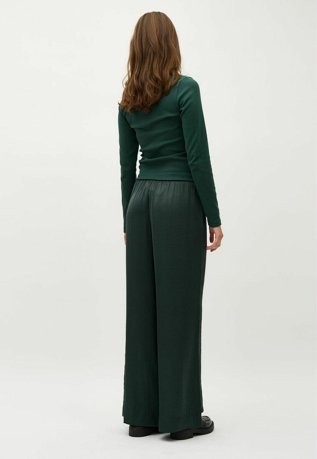 Брюки ASAKA mbyM, темно-зеленый
Брюки ASAKA mbyM, темно-зеленый