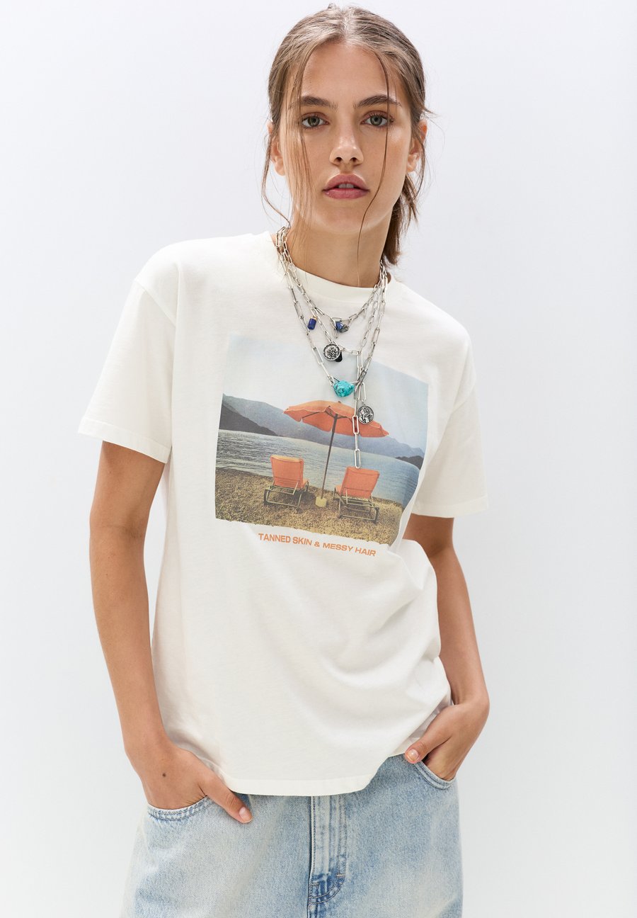 Футболка PULL&BEAR Print T-shirt, White
Футболка PULL&BEAR Print T-shirt, White
