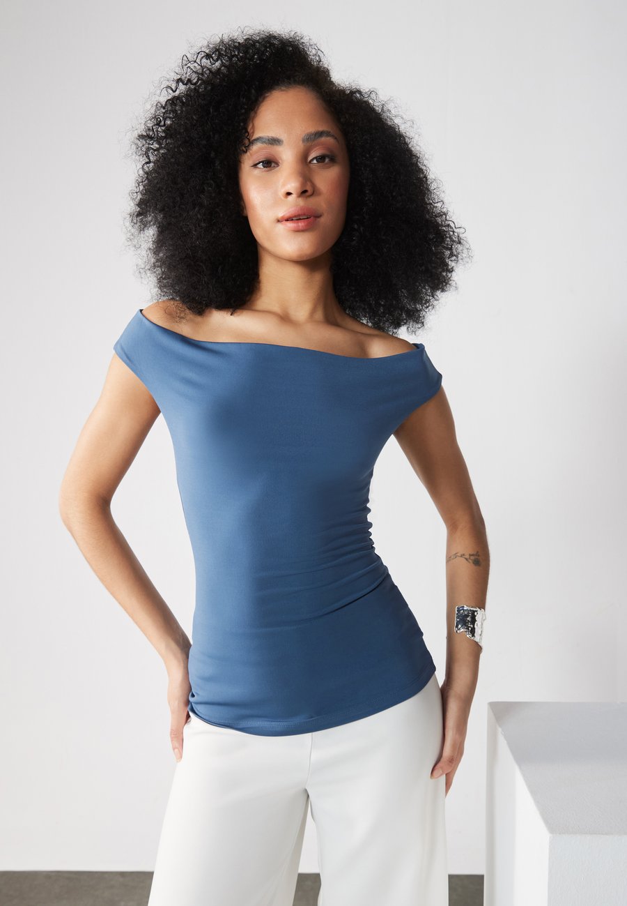 Футболка Anna Field Basic T-shirt, Dark Blue, Синий, Футболка Anna Field Basic T-shirt, Dark Blue
Футболка Anna Field Basic T-shirt, Dark Blue, Синий, Футболка Anna Field Basic T-shirt, Dark Blue