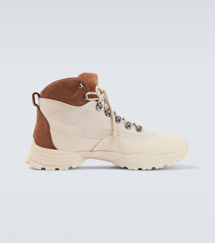 Ботинки для походов с отделкой из замши Brunello Cucinelli, CSQ65
Ботинки для походов с отделкой из замши Brunello Cucinelli, CSQ65