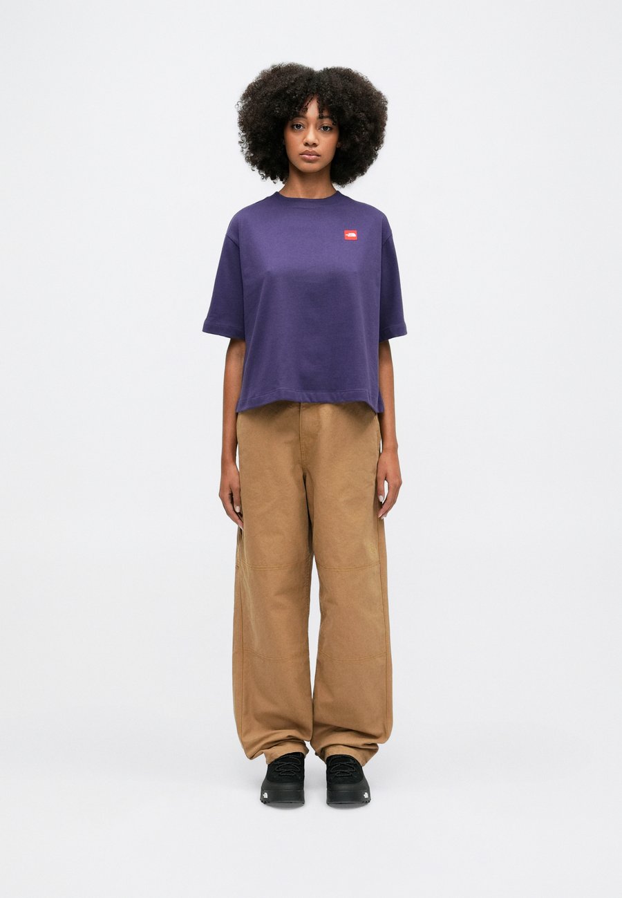 Футболка The North Face REDBOX BOXY TEE, Eternal Purple/Purple
Футболка The North Face REDBOX BOXY TEE, Eternal Purple/Purple