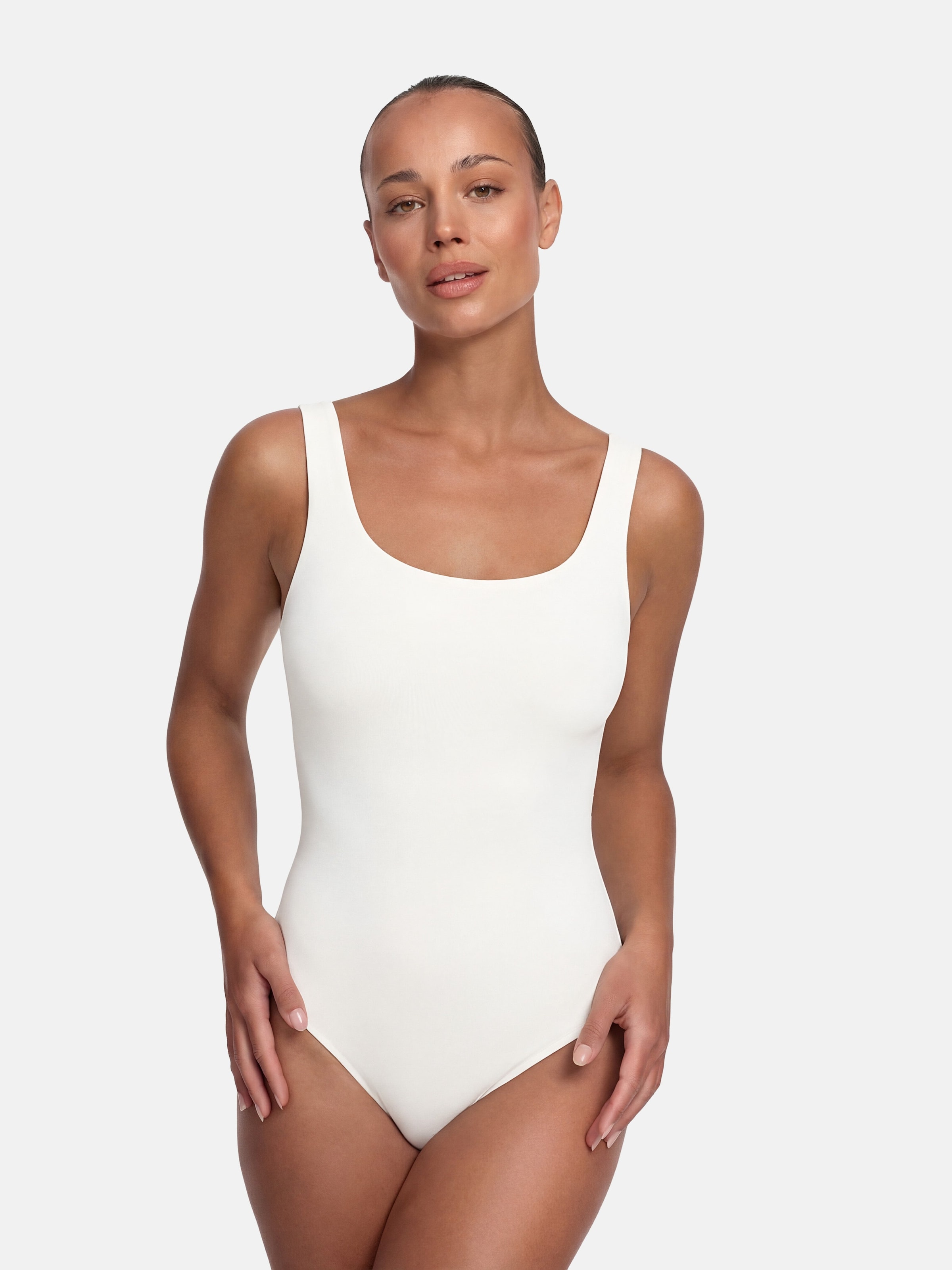 Creamy Корректирующий боди 'Low Back - Body' в белом цвете
Creamy Корректирующий боди 'Low Back - Body' в белом цвете