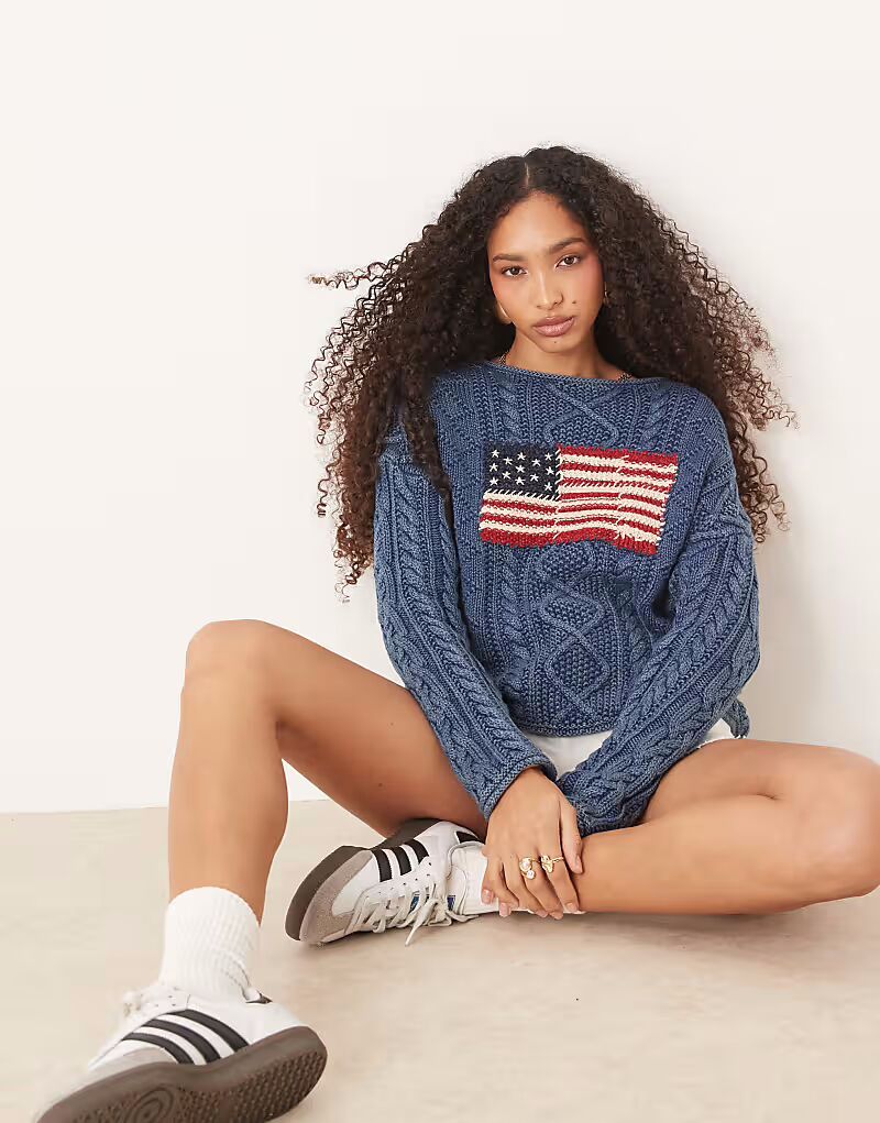 Джемпер с флагом Polo Ralph Lauren в косичке светло-голубого цвета
Джемпер с флагом Polo Ralph Lauren в косичке светло-голубого цвета