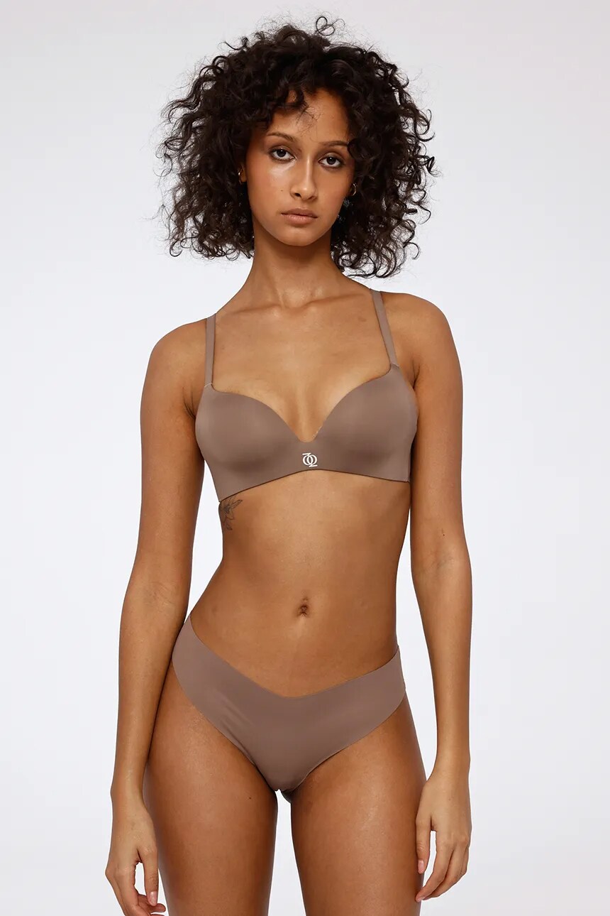 Бразильские трусики God Save Queens, бежевый
Бразильские трусики God Save Queens, бежевый