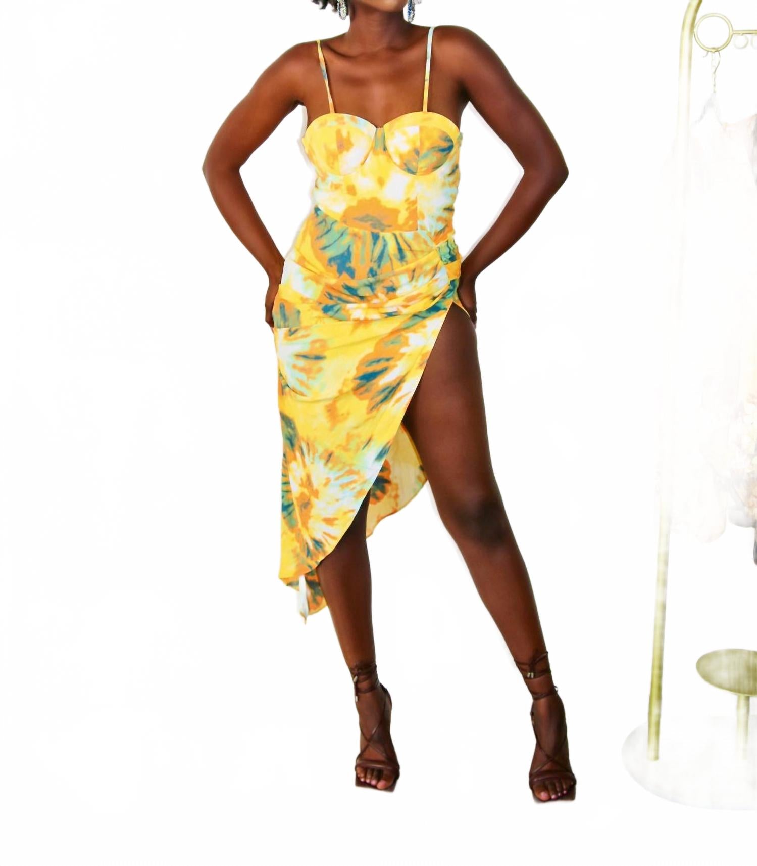 Платье-миди Bare With Me без рукавов с корсетом желтого цвета Little Secret Of Mine, желтый
Платье-миди Bare With Me без рукавов с корсетом желтого цвета Little Secret Of Mine, желтый