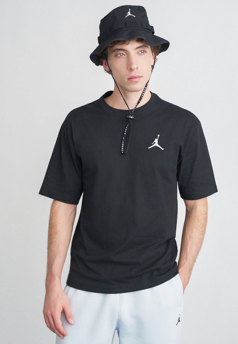 Футболка Jordan JUMPMAN CREW, Black/White/Black, Белый, Футболка Jordan JUMPMAN CREW, Black/White/Black
Футболка Jordan JUMPMAN CREW, Black/White/Black, Белый, Футболка Jordan JUMPMAN CREW, Black/White/Black