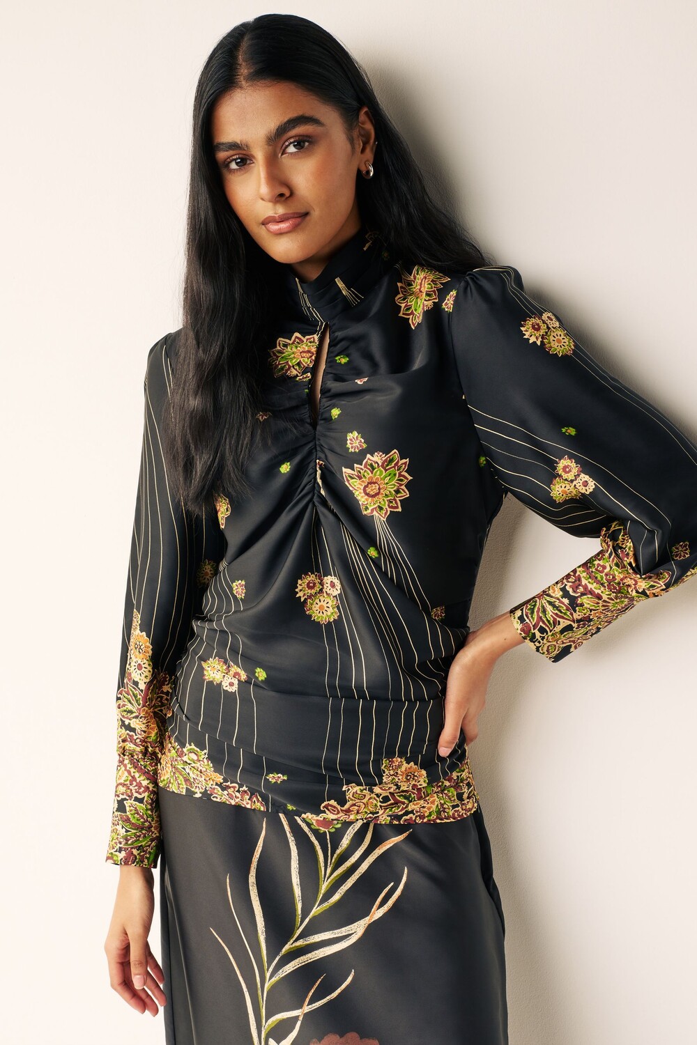 Блузка с узором пейсли и вырезом-капелькой Next, черный
Блузка с узором пейсли и вырезом-капелькой Next, черный