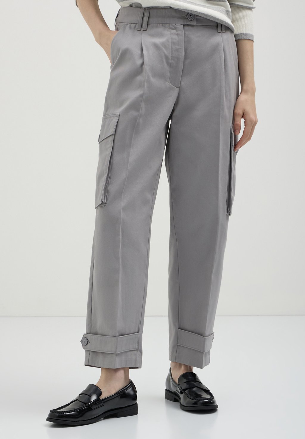 Брюки карго CON PINCES Calliope, серый
Брюки карго CON PINCES Calliope, серый