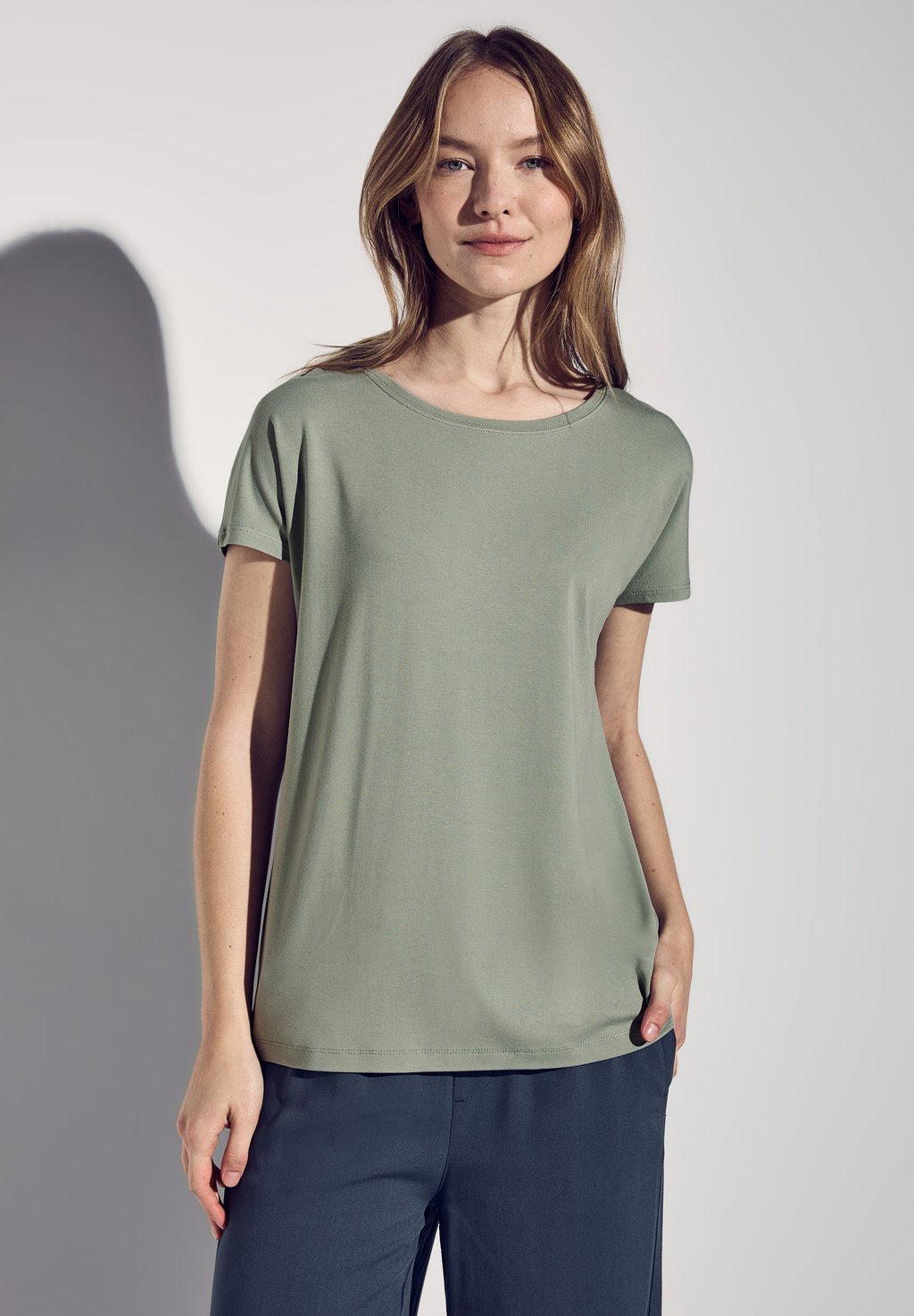 Базовая футболка Street One, зеленый
Базовая футболка Street One, зеленый