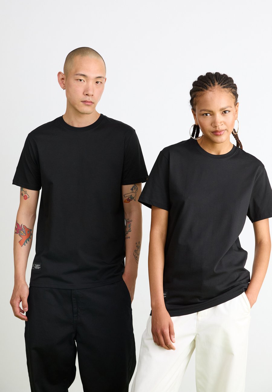 Футболка Alpha Industries LABEL UNISEX, Black, Черный, Футболка Alpha Industries LABEL UNISEX, Black
Футболка Alpha Industries LABEL UNISEX, Black, Черный, Футболка Alpha Industries LABEL UNISEX, Black