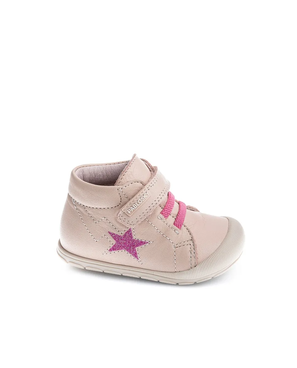 Детские кожаные ботиночки на липучках Pablosky, бежевый
Детские кожаные ботиночки на липучках Pablosky, бежевый