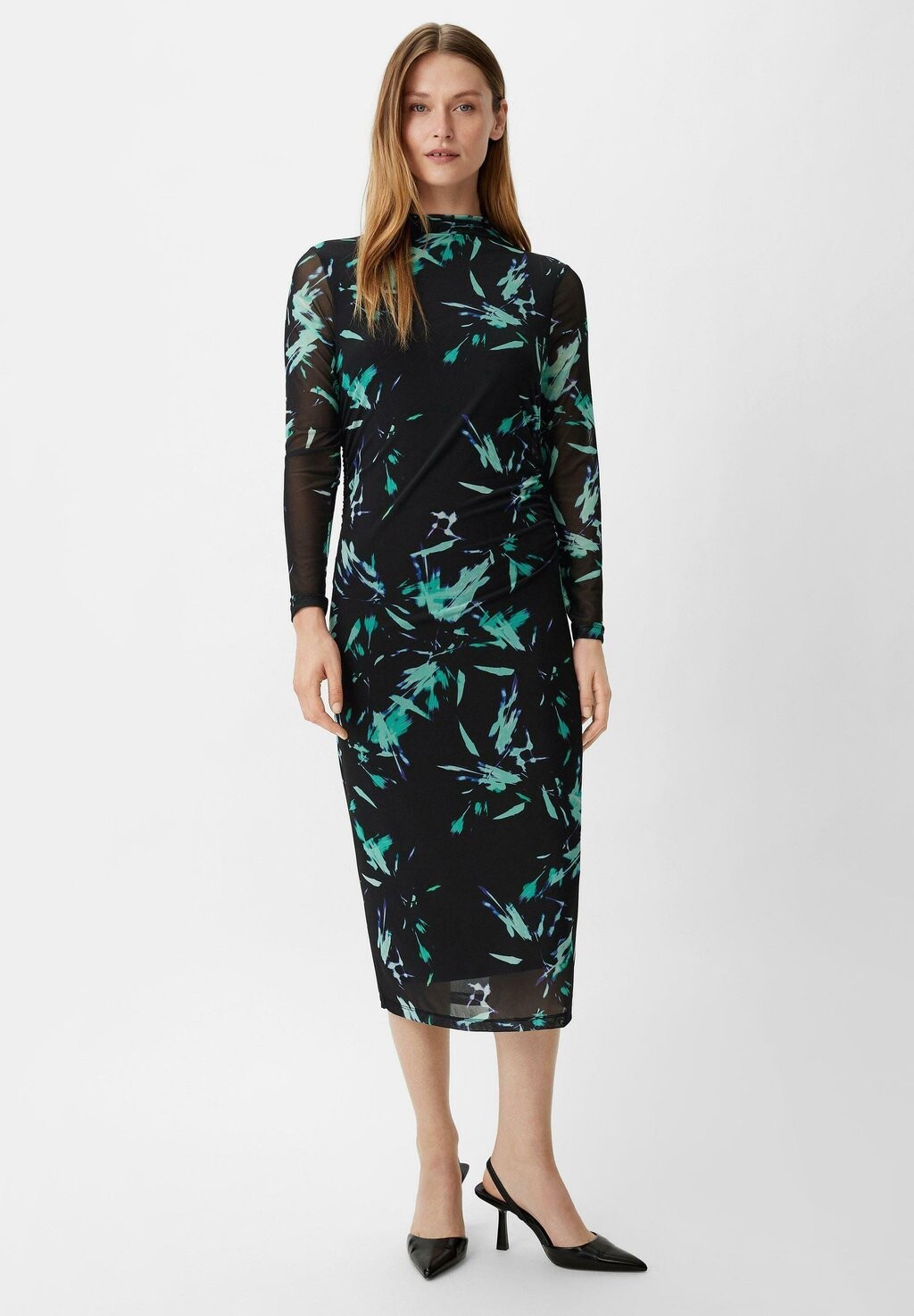 Платье-футляр MIT comma, черный
Платье-футляр MIT comma, черный