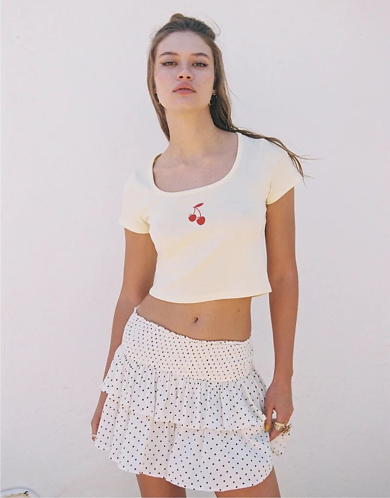 Укороченная футболка Stradivarius пастельно-желтого цвета
Укороченная футболка Stradivarius пастельно-желтого цвета